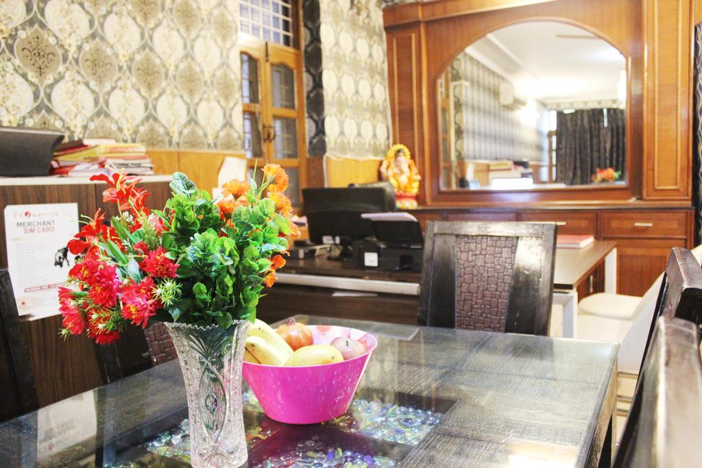 Hotel Delhi Marine Club C6 Vasant Kunj Нью-Делі Екстер'єр фото