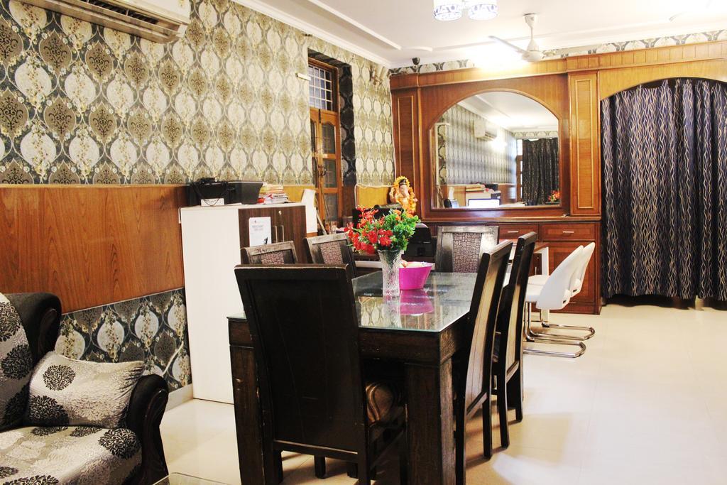 Hotel Delhi Marine Club C6 Vasant Kunj Нью-Делі Екстер'єр фото